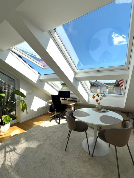 NEUBAU: hochwertige 2,5-Zimmer- Dachgeschosswohnung mit EBK in Höhenkirchen-Siegertsbrunn